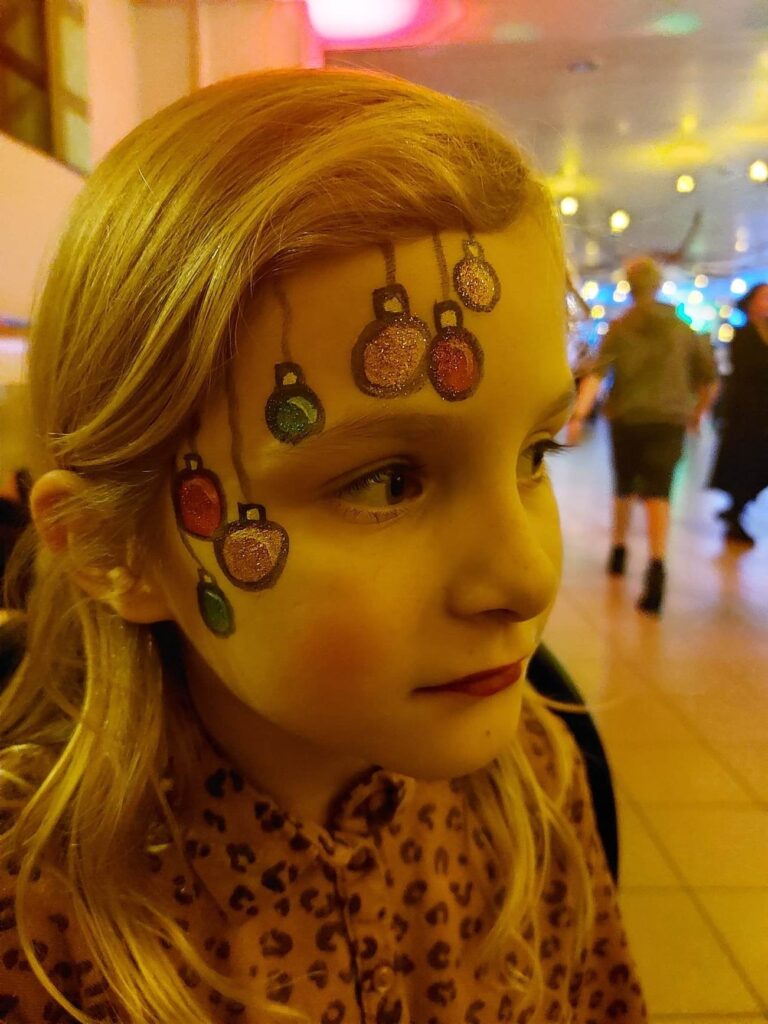 Kerst kindergrime Elsa Frozen in kerstthema